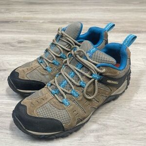 Merrell moab Women’s Tan and Blue Hiking Shoes sz 10.5
